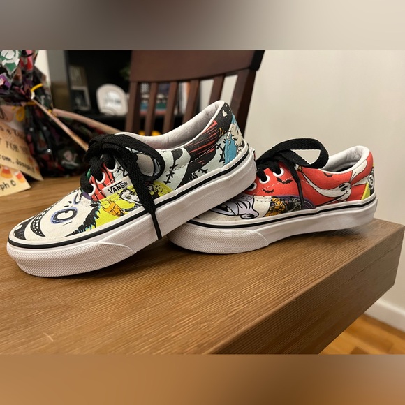 Kids nightmare before Christmas like new vans size 12 - Picture 3 of 8